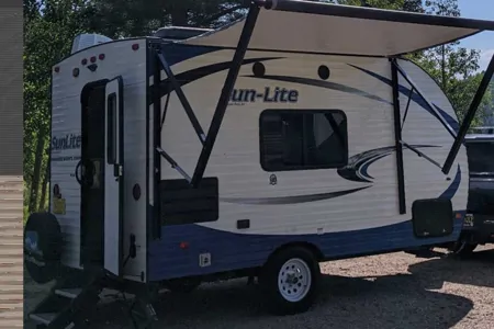 Lil Bea: light enough for an SUV! ABQ delivery available! Sunset Park Sun-Lite Travel Trailer