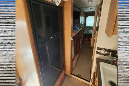 Josh's Winnebago Minnie Winnie 31H Class C