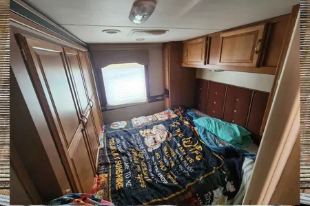 Josh's Winnebago Minnie Winnie 31H Class C