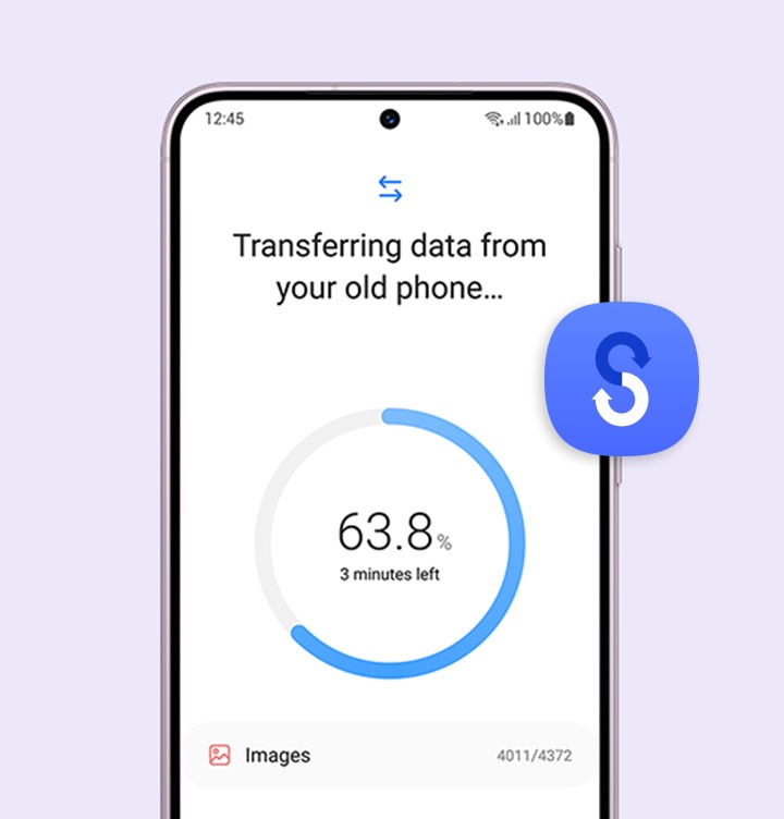 갤럭시 S23+의 화면은 스마트 스위치 데이터 전송의 진행 바를 보여줍니다.