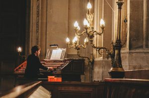 Organ vs piano