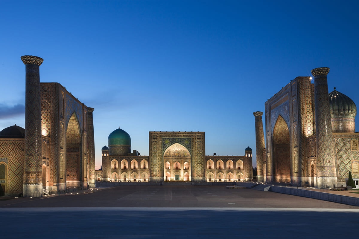 Uzbekistan 航空券