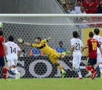 Video Gol Free Kick Luis Suarez [Sepanyol 2-1 Uruguay] Piala Konfederasi