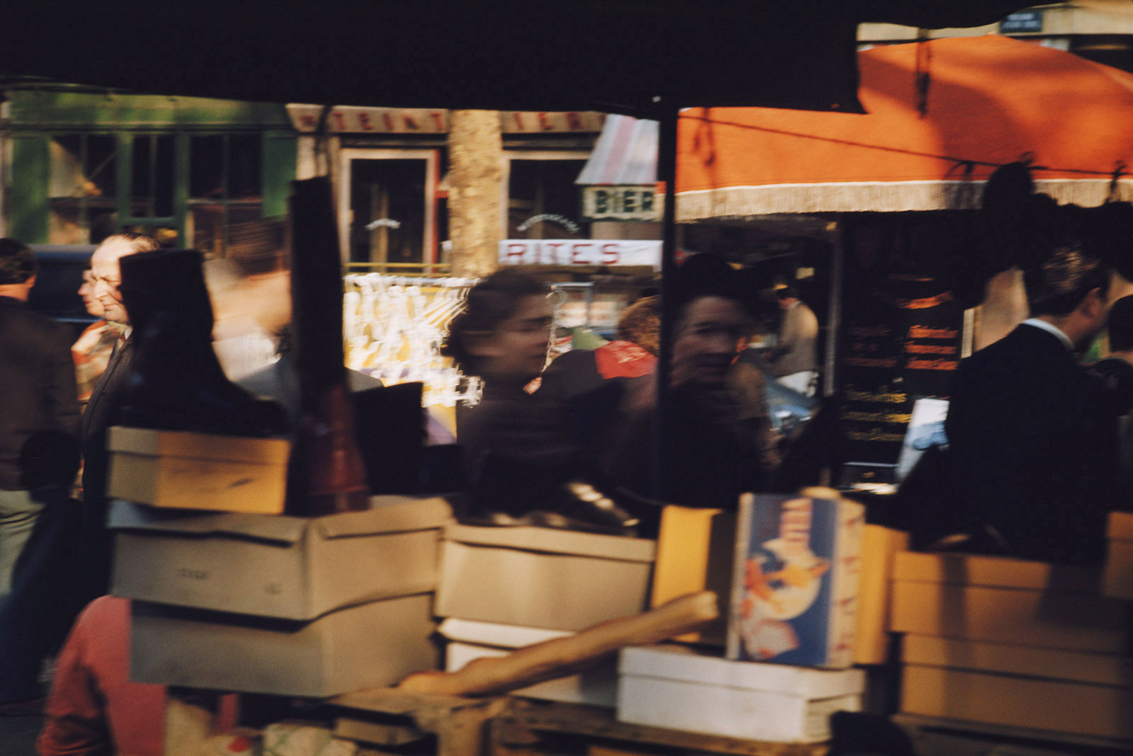 EnrstHaas-StreetMarketParis1954