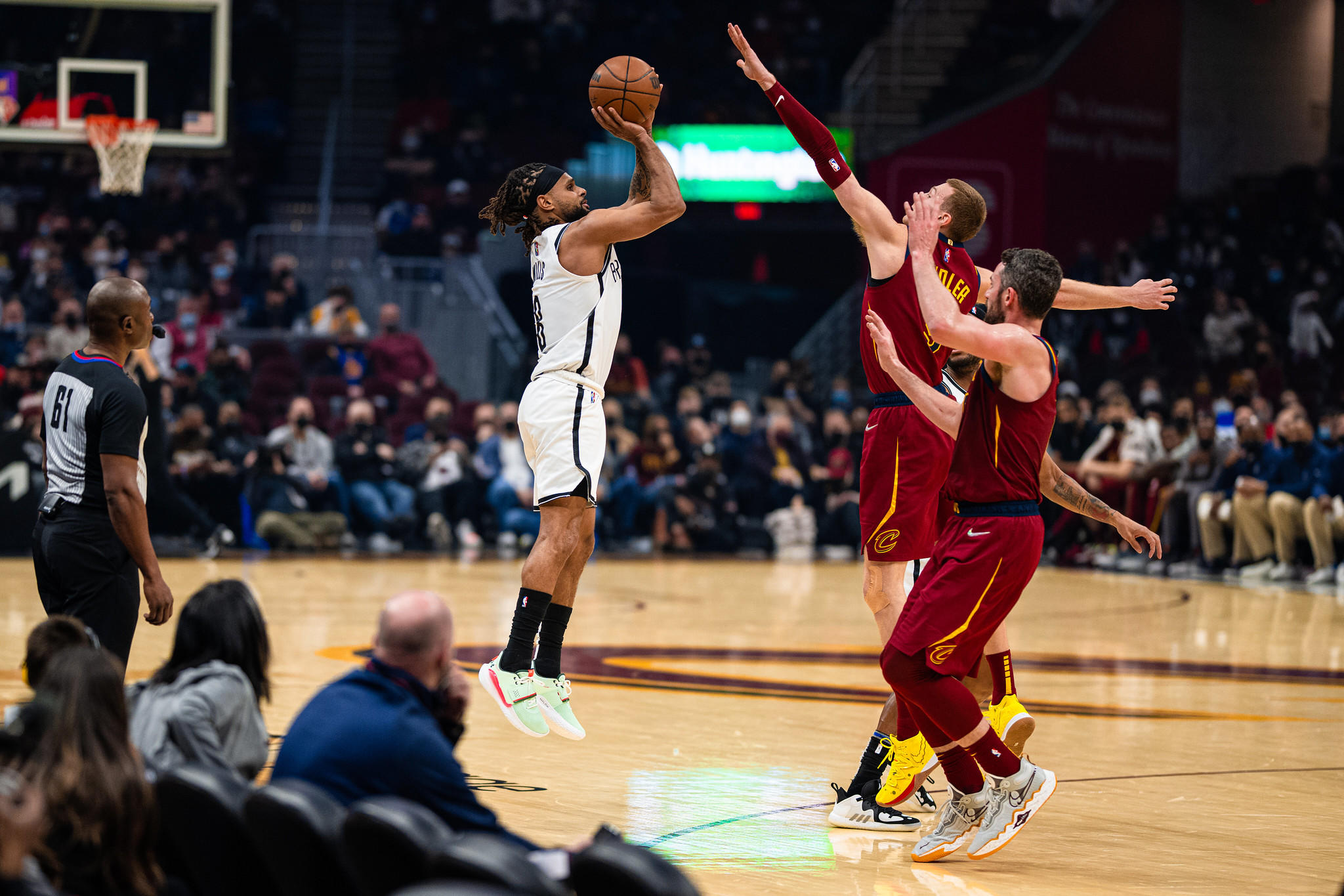 Patty Mills playing in a basketball game