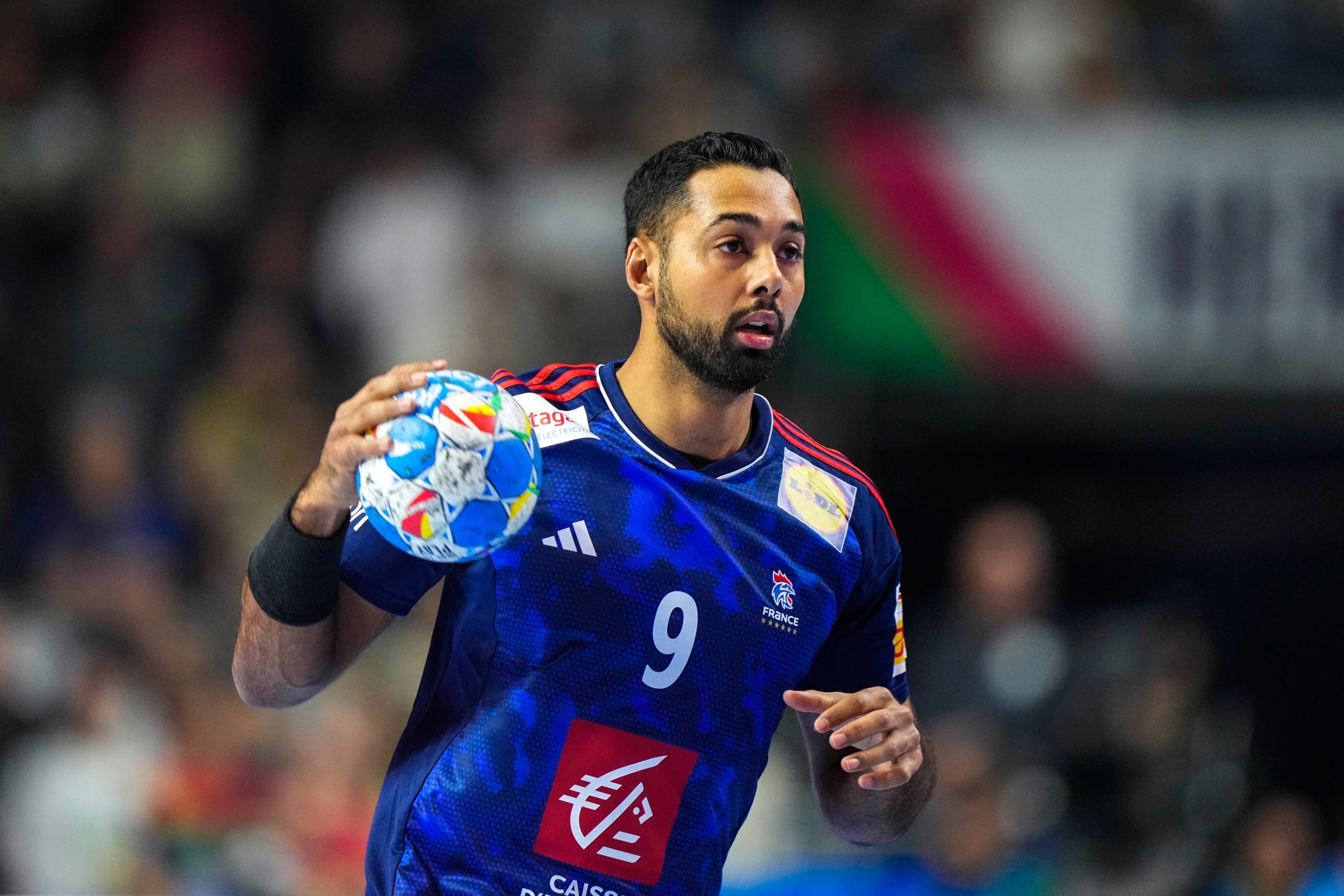 melvyn richardson jouant au handball