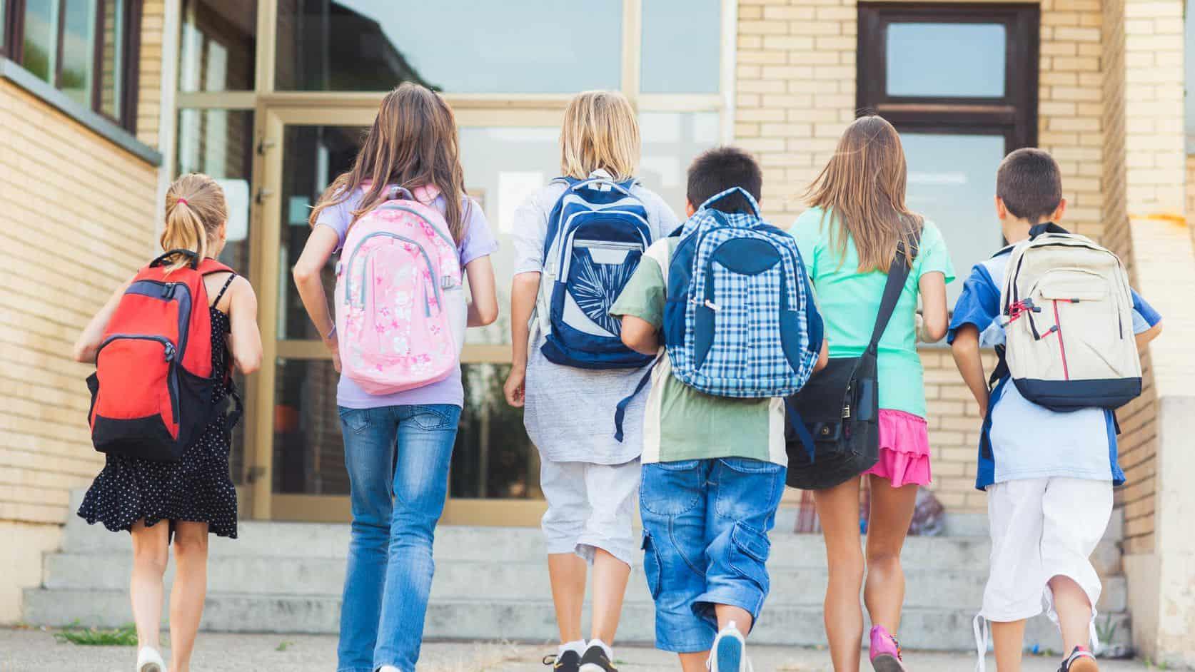 Il rientro a scuola si svolge in maniera diversa a seconda del ciclo di studi frequentato ma le emozioni sono molto simili così come il bisogno di trovare un buon metodo di studio adatto al proprio stile di apprendimento.