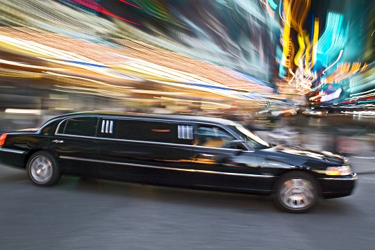 How Early Do I Need to Book a Limo Service?