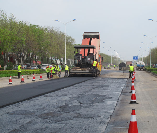 水穩(wěn)在高速公路建設(shè)中的優(yōu)勢(shì)與挑戰(zhàn)