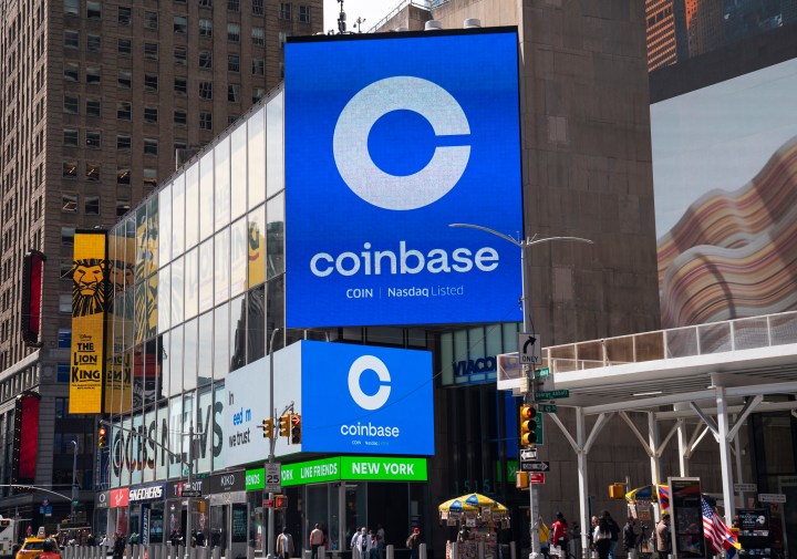 Coinbase cites stablecoins, Base as key 2024 priorities after crushing Q4 estimates