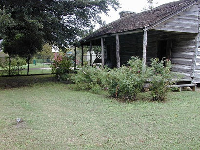 Lockhart TX - Brock Cabin