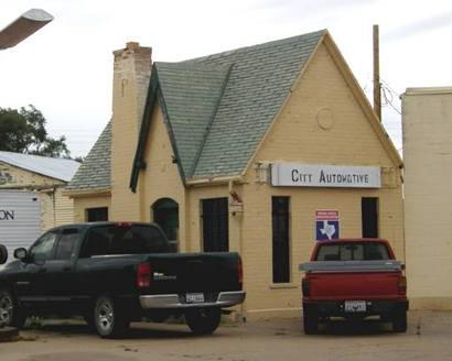 Ralls Tx - Steep Roofed Gas Station