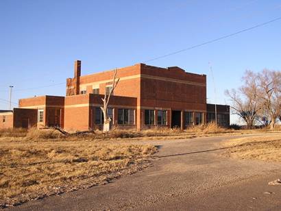 The abandoned school in Wingate, Texas