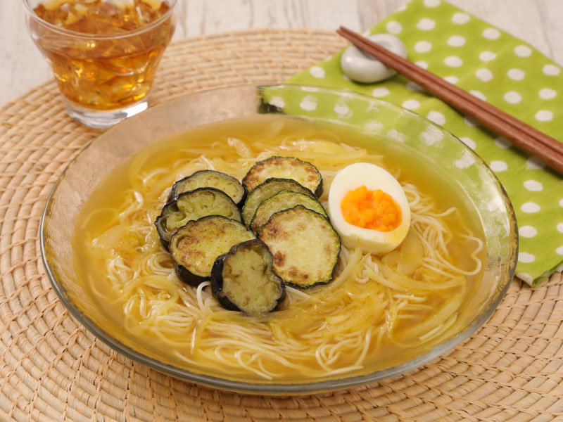 焼きズッキーニの冷やしカレーそうめん