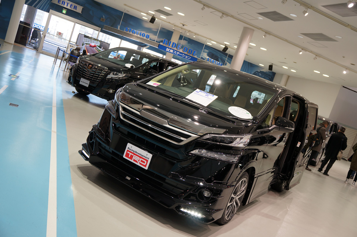 toyota alphard trd