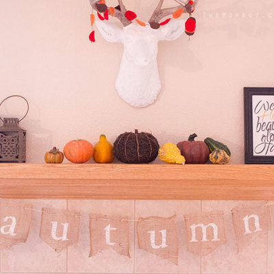 DIY autumn burlap banner | TheMombot.com