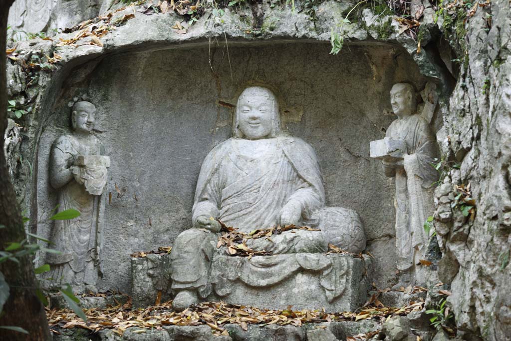 photo,material,free,landscape,picture,stock photo,Creative Commons,A HangzhouLingyingTemple image of Buddha inscribed on the polished cliff, Buddhism, Ishibotoke, Buddhist image, Faith