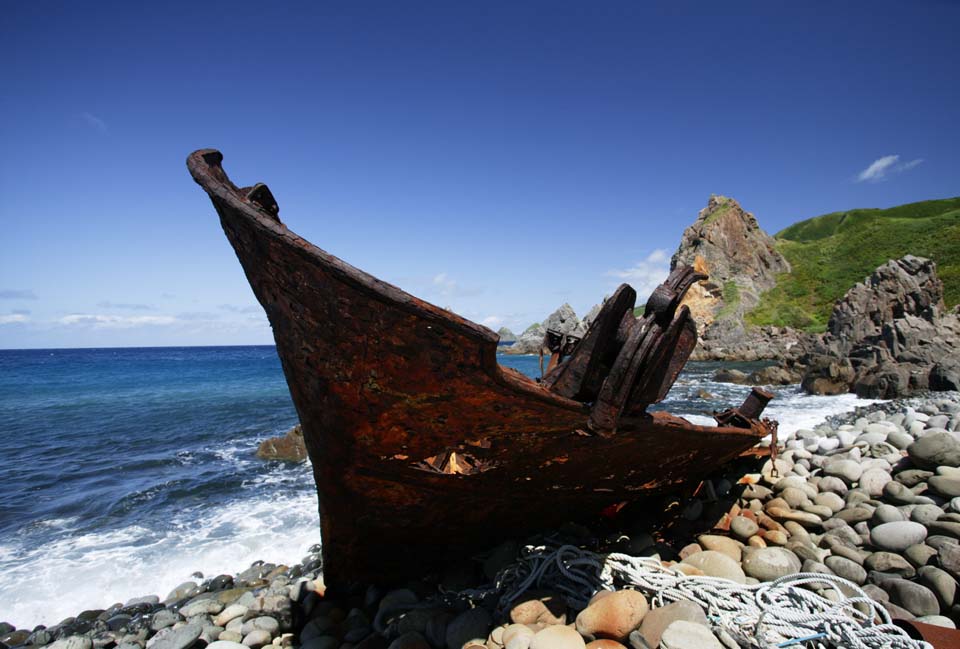 photo,material,free,landscape,picture,stock photo,Creative Commons,Dead in a sacred place, Stranding, ship, Rust, scrapped ship