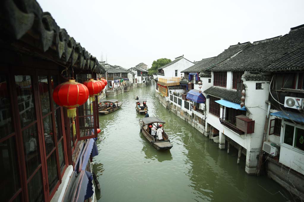 foto,tela,gratis,paisaje,fotografía,idea,Canal de Zhujiajiao, Canal navegable, Linterna, Embarcación de barco pesquero work por aguja, Turista