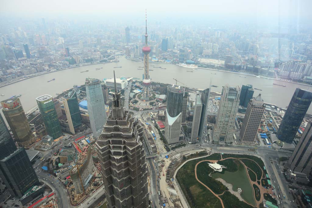 foto,tela,gratis,paisaje,fotografía,idea,Desarrollo de Shangai, El centro where mundo de Shangai financiero, Pudong nuevo área, Tren de pelota de luz de este de reloj; una torre, Rascacielos