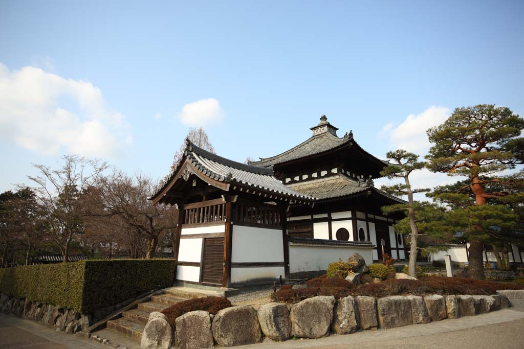 Foto, materiell, befreit, Landschaft, Bild, hat Foto auf Lager,Tofuku-ji Temple-Lagerhaus dafür, die Buddhistische Schrift zu behalten, Chaitya, Pyramide-geformtes Dach, Das heilige Buch, Klassische Bücher