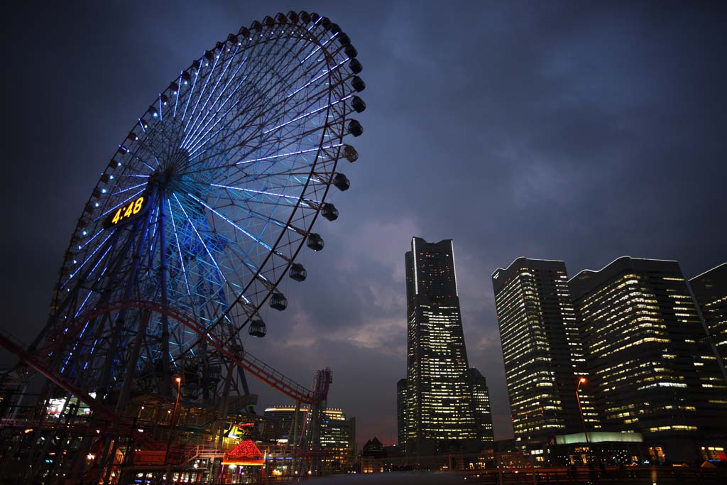 fotografia, materiale, libero il panorama, dipinga, fotografia di scorta,Yokohama Minato Mirai 21, torre di pietra miliare, Ferris la ruota, Un parco di divertimenti, città di modello futura