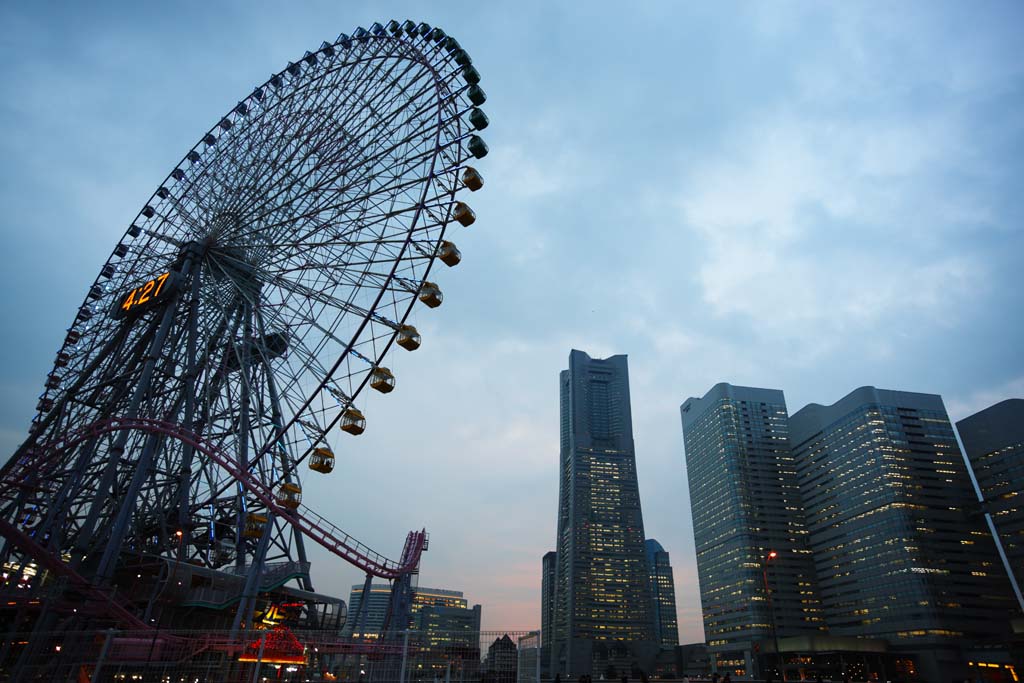 Foto, materiell, befreit, Landschaft, Bild, hat Foto auf Lager,Yokohama Minato Mirai 21, Orientierungspunktturm, Ferrisrad, Ein Vergnügungspark, künftige modellhafte Stadt