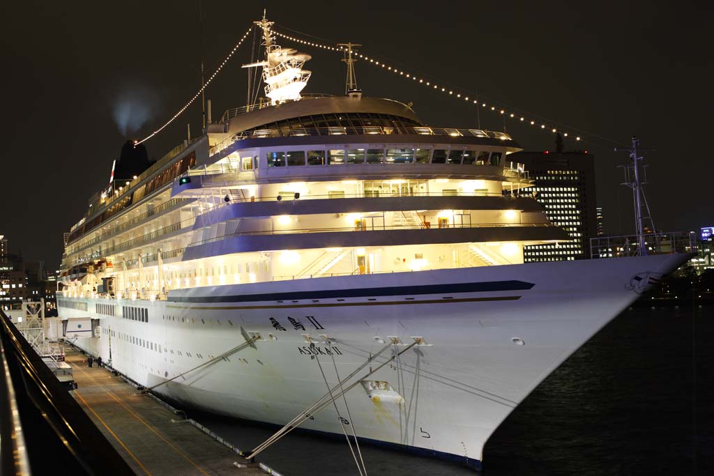 photo,material,free,landscape,picture,stock photo,Creative Commons,Luxurious passenger liner Asuka II, The sea, ship, large pier, Yokohama