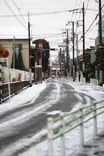 写真,素材,無料,フリー,フォト,クリエイティブ・コモンズ,風景,壁紙,雪の道, 道路, 電柱, 車道, 