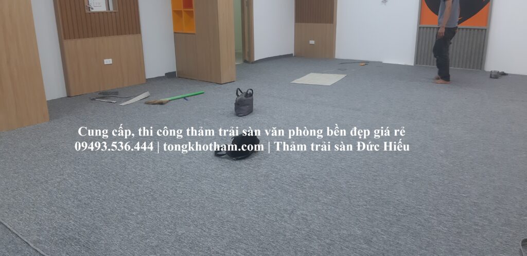 thảm cuộn trải sàn văn phòng