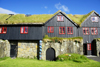 Kirkjubøur, Streymoy island, Faroes: roykstova of the Kirkjubøargarður - 900 years old farm house, formerly the bishop’s residence, is today a museum and museum home of the Patursson family - Bóndagarðurin - photo by A.Ferrari