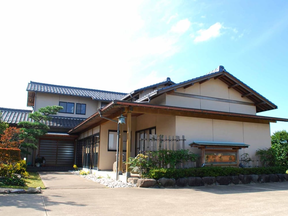 かに・荒磯料理 料理・民宿「志麻」