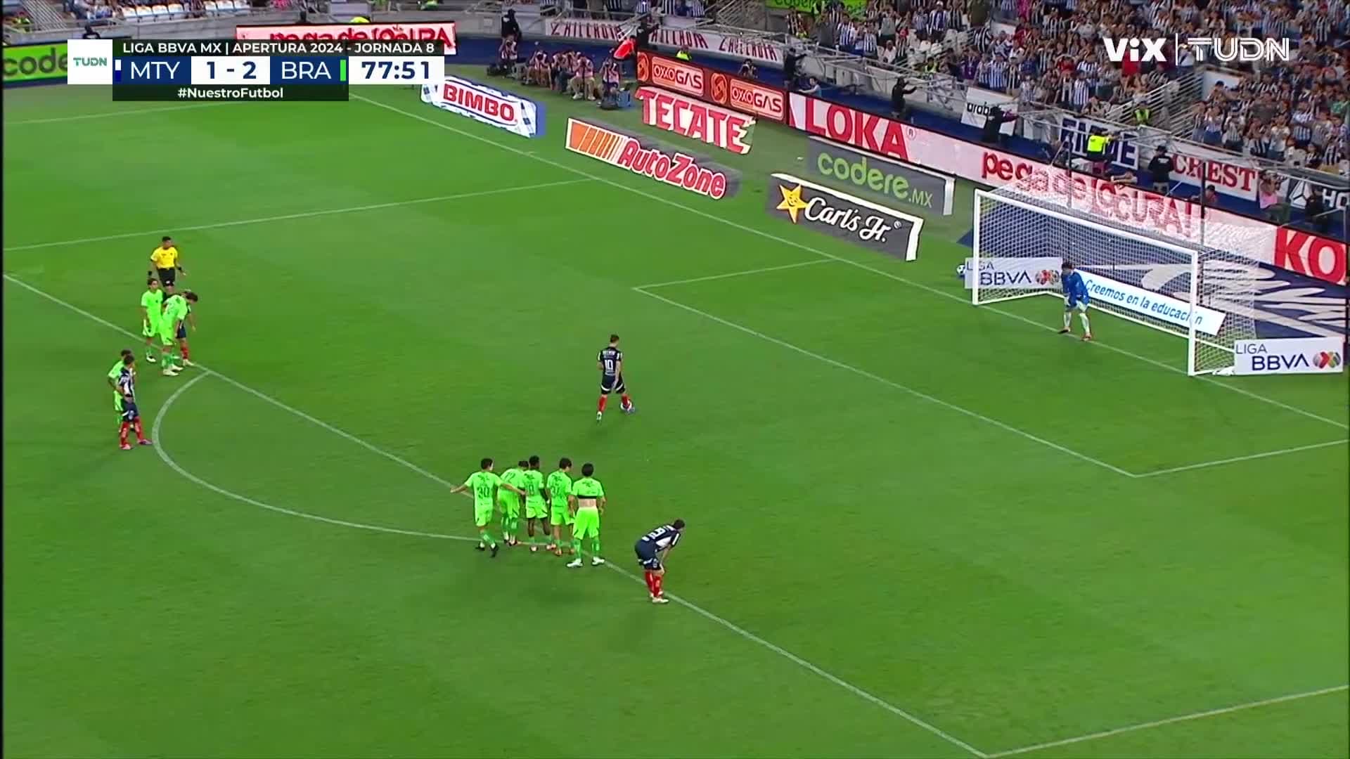 ¡El VAR en salvación de Rayados! Gol de Canales