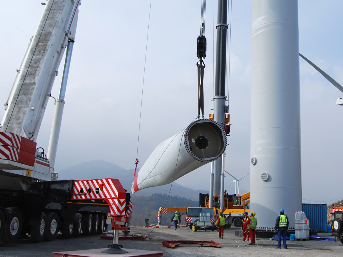 Workers doing wind turbine maintenance 