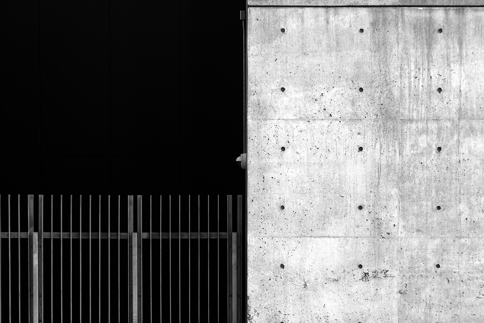 20141015. Concrete wall meets metal fence and void. Minimal Aest