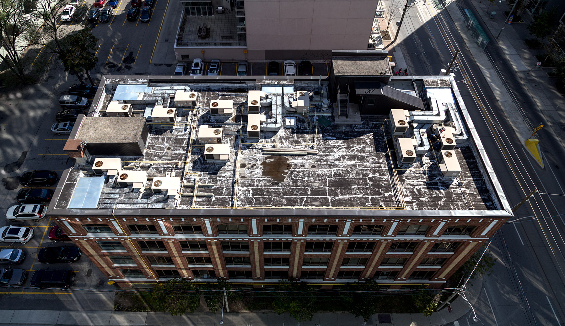 20141012. Below sits the American Hat Frame Building (c.1912) wh