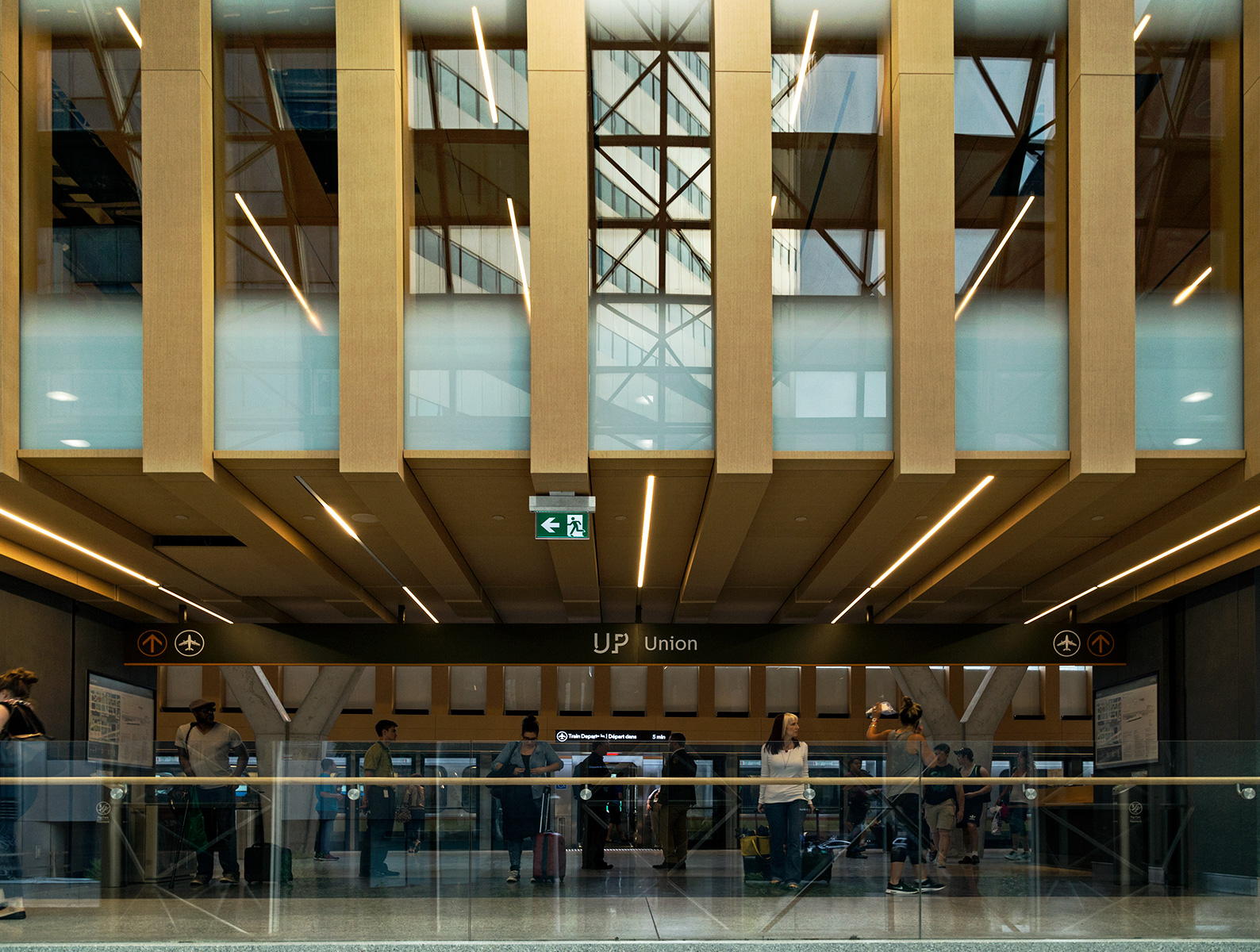 20150617. Entering the UP Express downtown terminal.