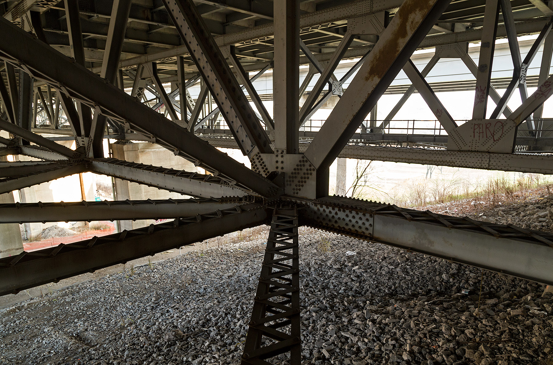 20151206. An "under deck polygonal warren through truss with alt