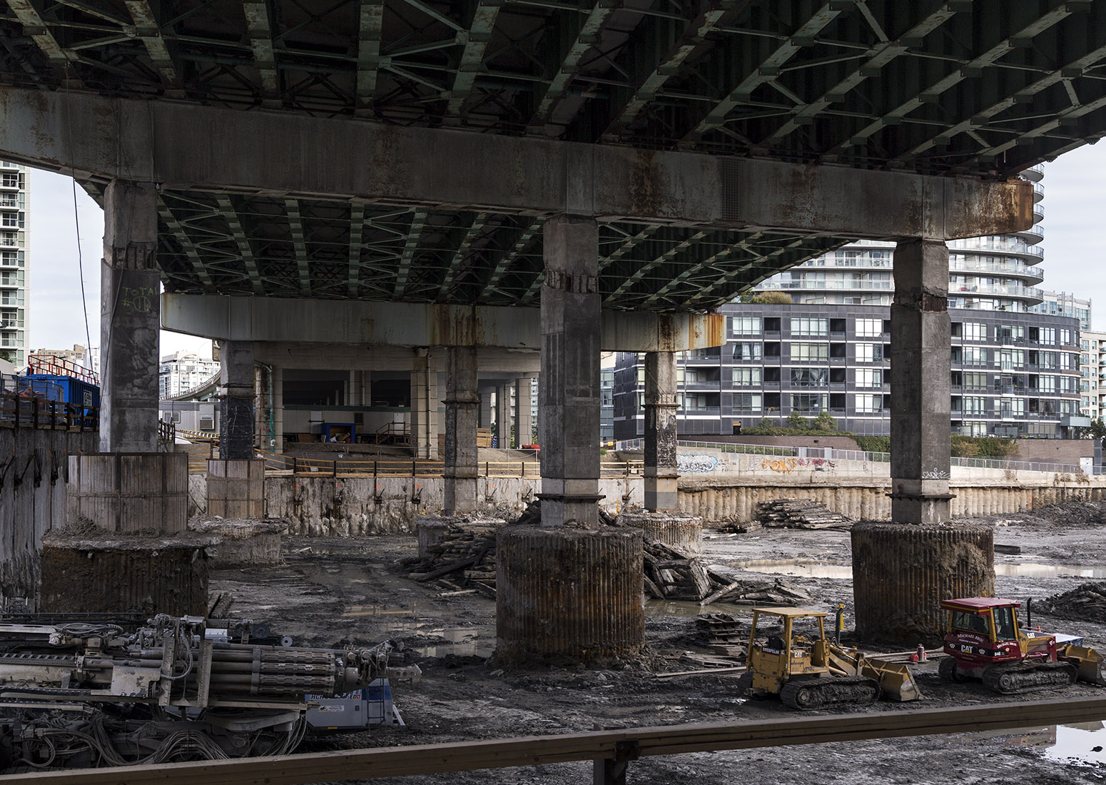 20160929. The massive concrete pads supporting the columns (or b