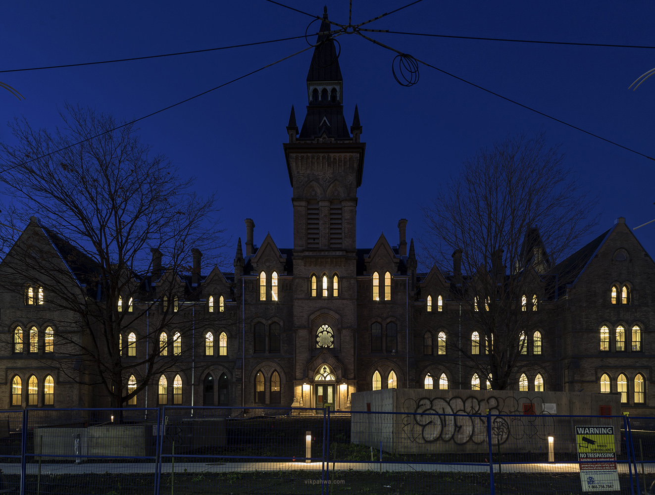 20161205. South and north elevations at dusk of Onespadina, futu