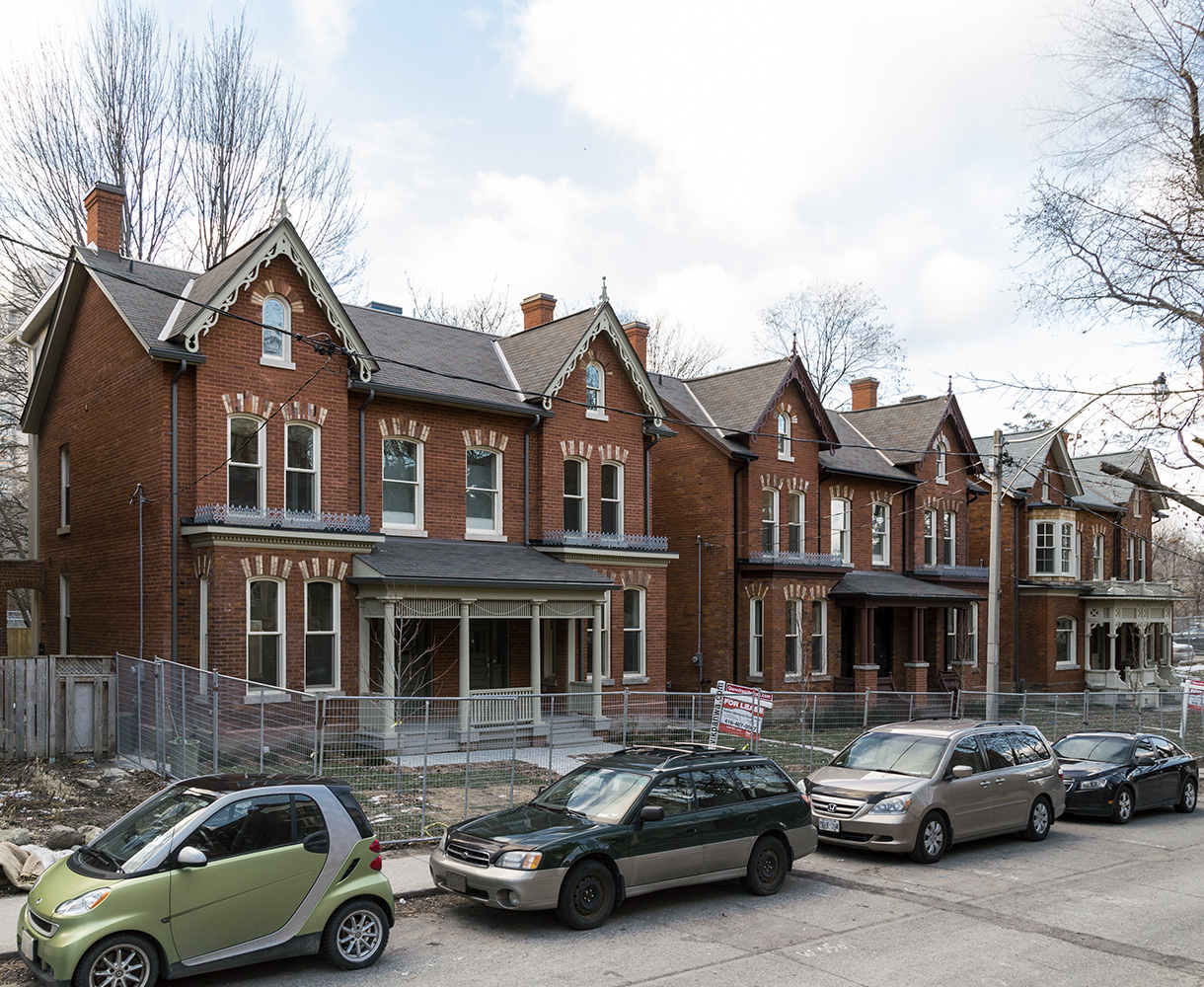 20170110. The facades of the Victorian houses on Glen Road in No