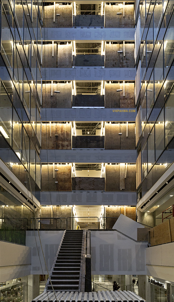 20170313. The College Park atrium, with a railing-free staircase