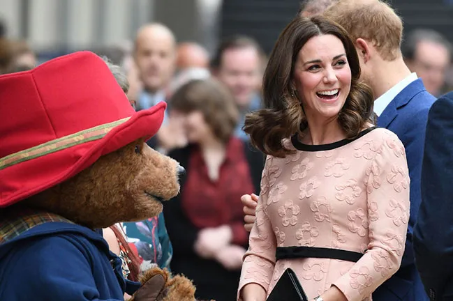 imagen de kate middleton en un evento de stand up to cancer