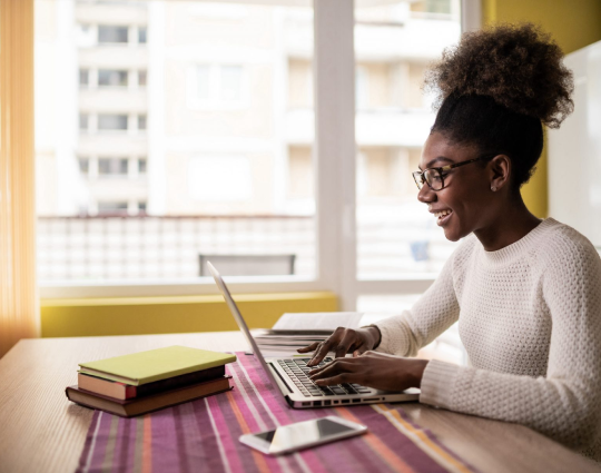 Femmes en télétravail