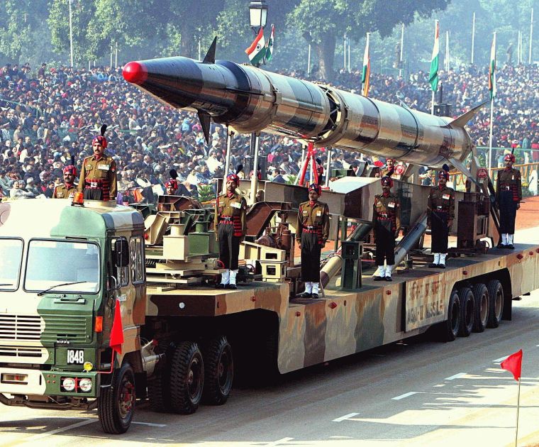 Agni II missile Republic Day Parade 2004.jpeg