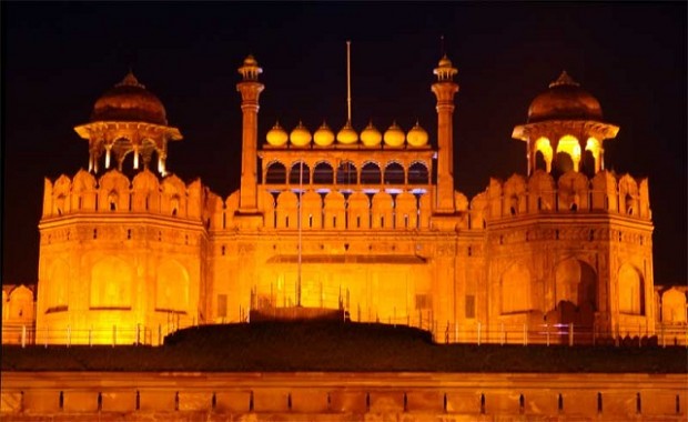 Pay a visit to and find out the beauty of the magnificent forts in India