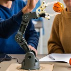 Braccio++: Neuer Roboterarm lehrt Automatisierung mit Arduino