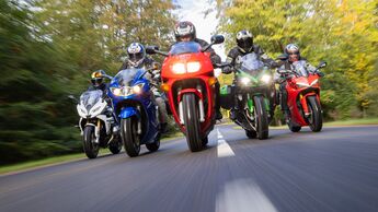 BMW R 1250 RS, Triumph Sprint ST 1050, Honda VFR, Kawasaki Ninja 1000 SX, Ducati SuperSport 950 S Test