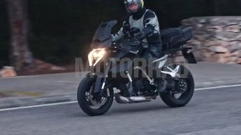 Erlkönig KTM 1390 Super Duke GT