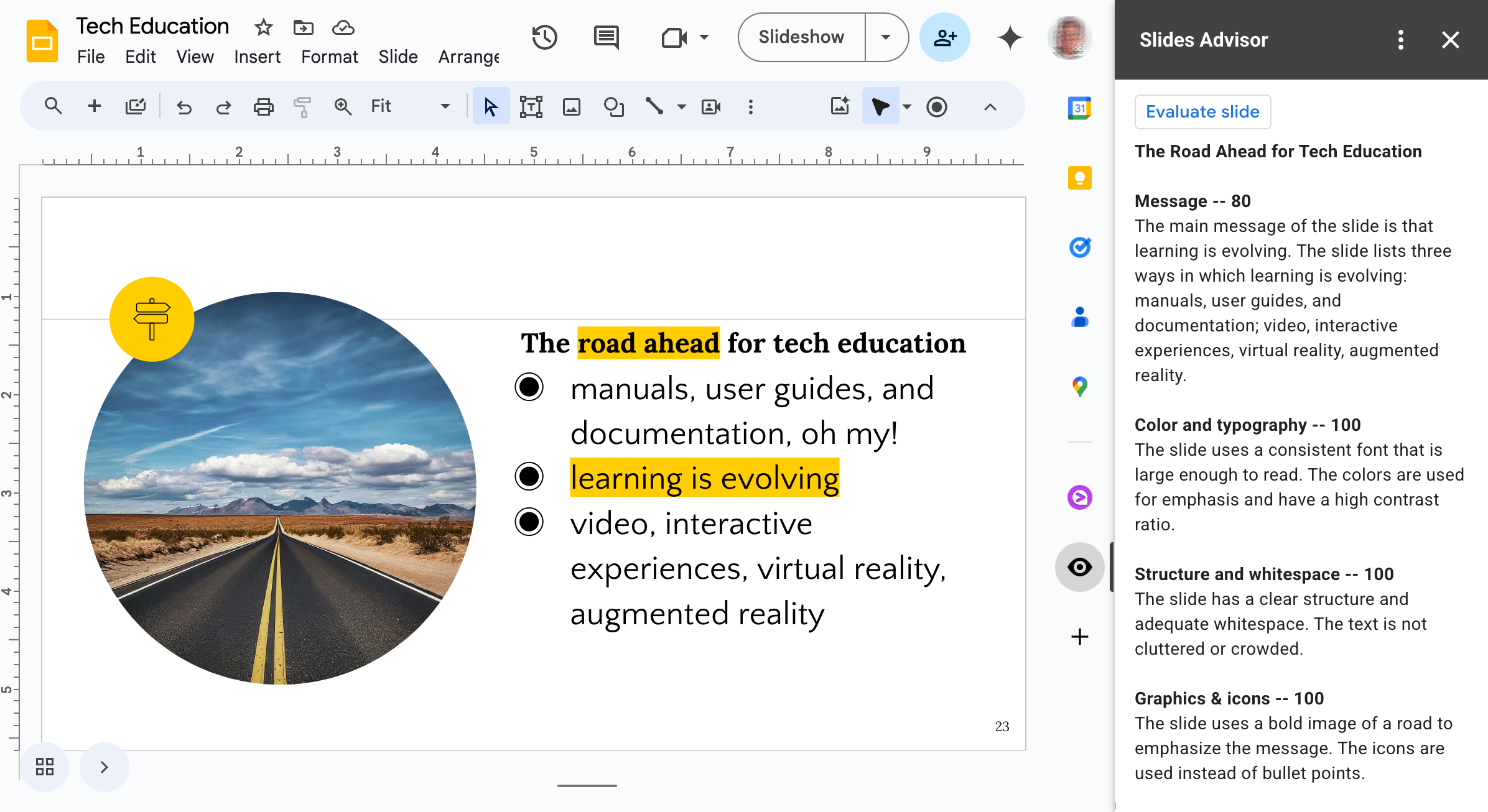 Module complémentaire Slides Advisor exécuté en tant que barre latérale pour Google Slides